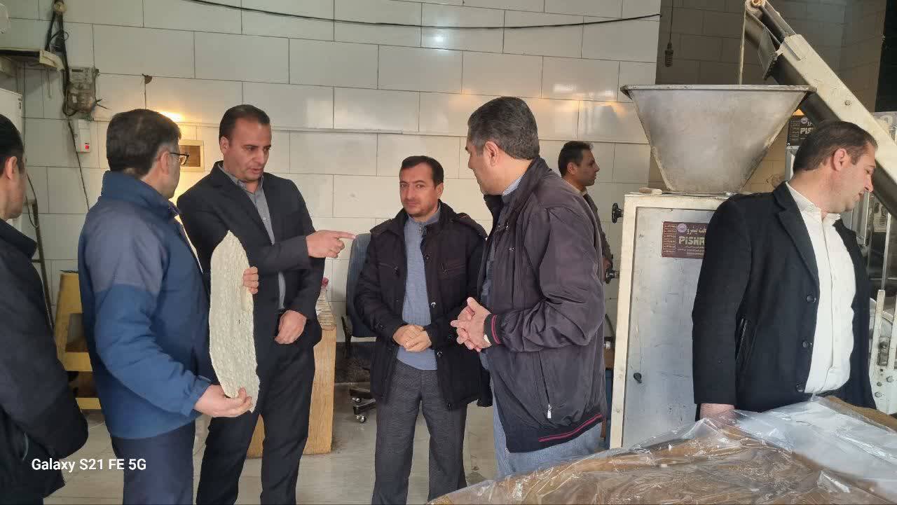 بازدید سرزده اعضای کارگروه آرد و نان از واحد نانوایی