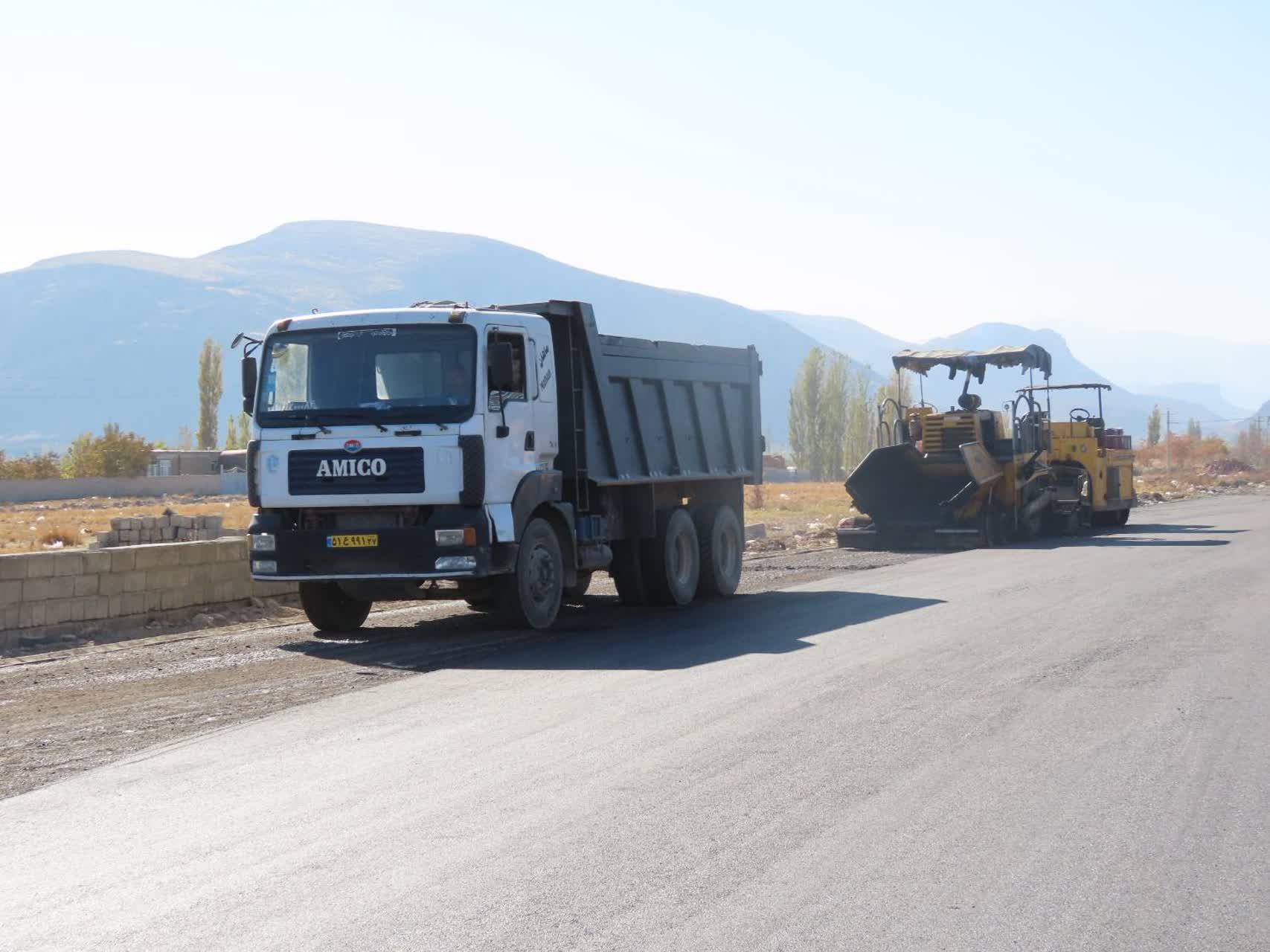 طرح عمرانی بهسازی و آسفالت معابر روستای قره کندی آماده افتتاح شد