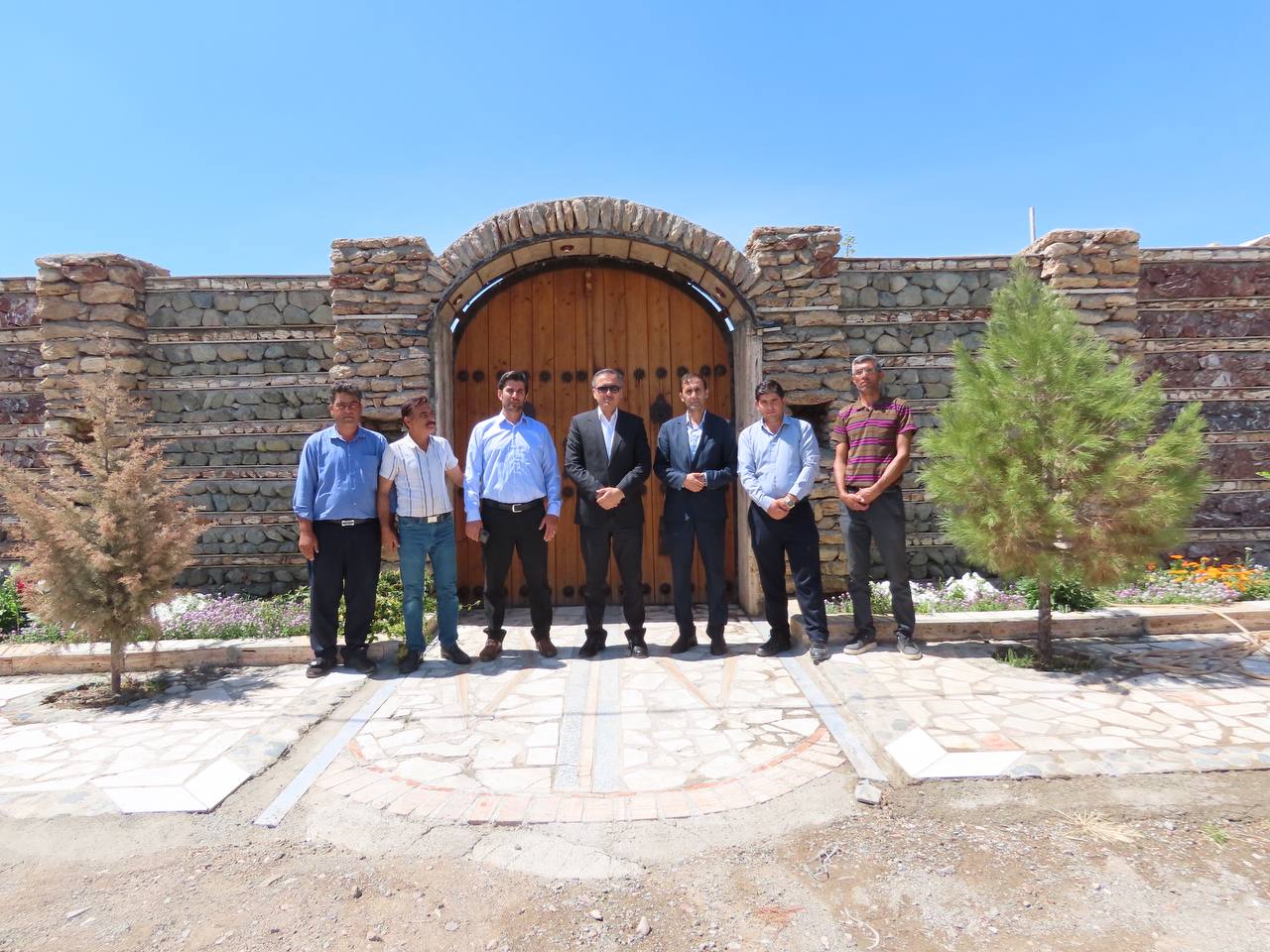 بازدید فرماندار از واحد بومگردی روستای بسطام