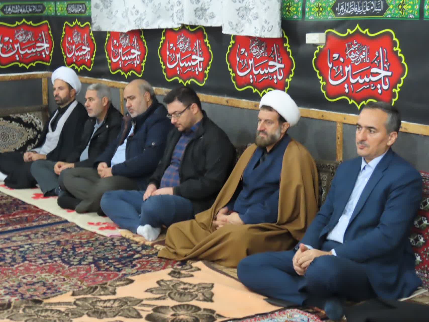 حضور فرماندار چایپاره در مراسم ایام فاطمیه در شهر حاجیلار