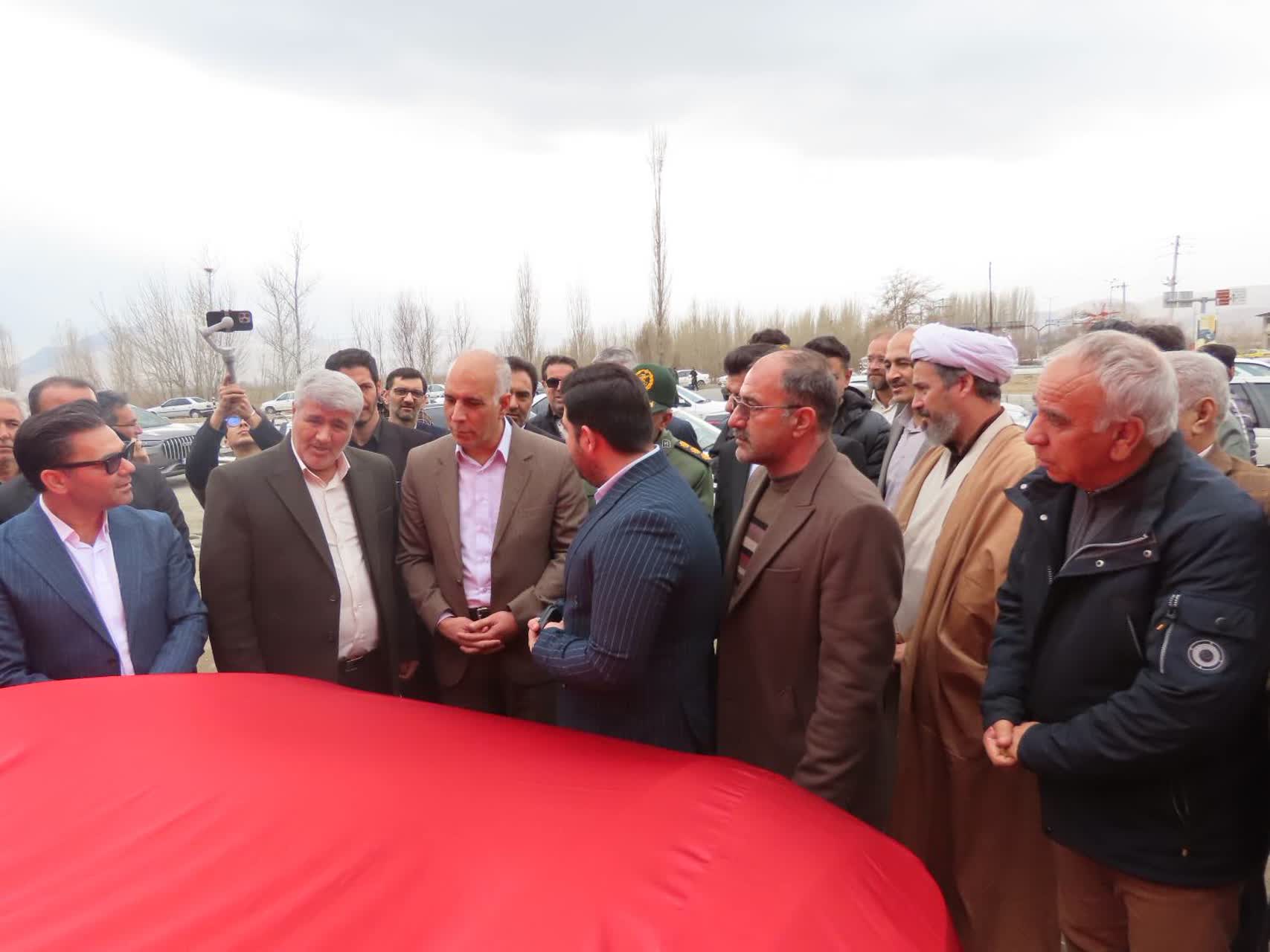 آیین افتتاح نمایشگاه اتومبیل «عطا کرال» در چایپاره با عرضه خودروهای منطقه آزاد ماکو