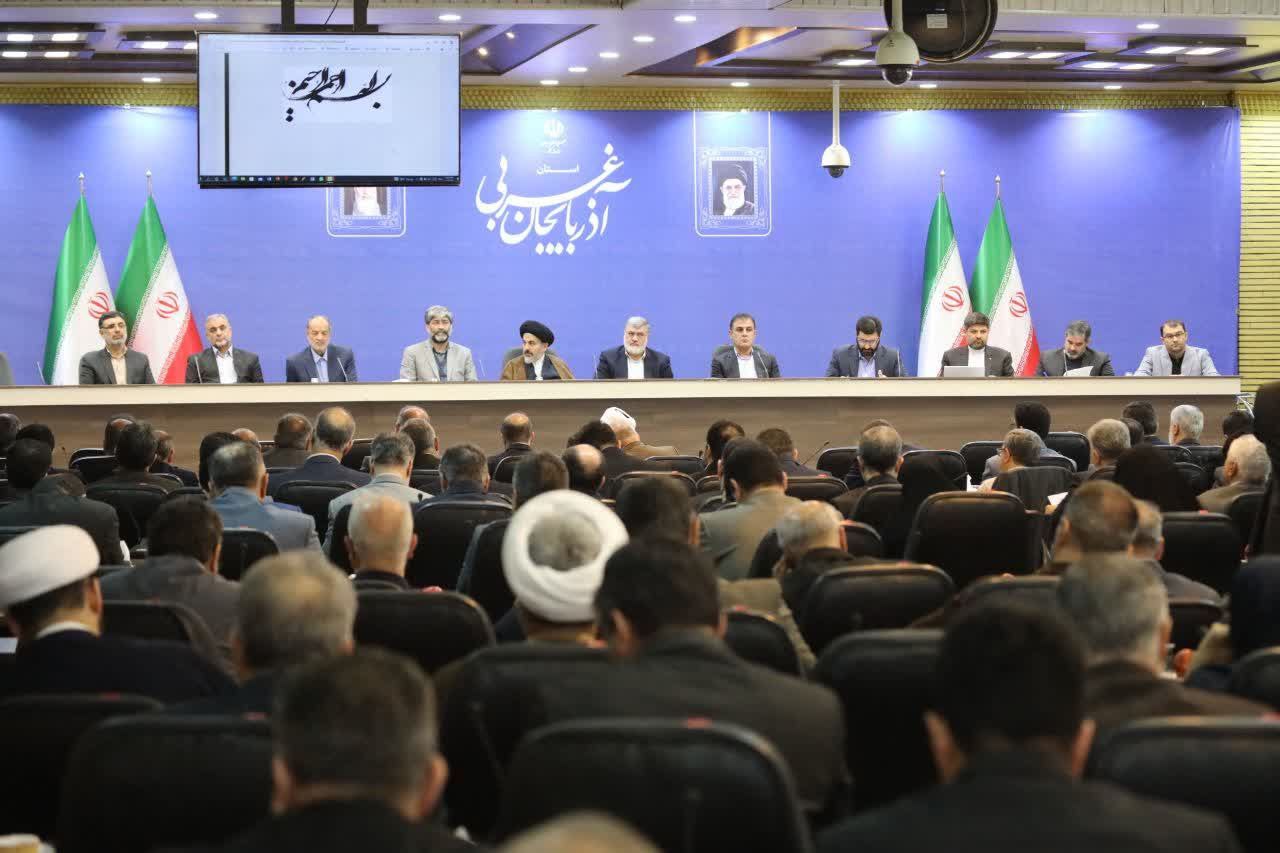 جلسه شورای اداری استان به ریاست محمدصادق معتمدیان استاندار آذربایجانغربی