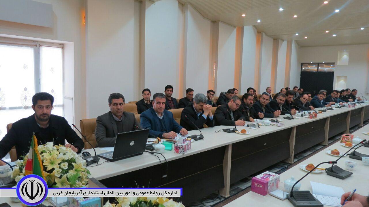 جلسه آموزشی نمایندگان فرماندار شهرستان چایپاره برگزار شد.