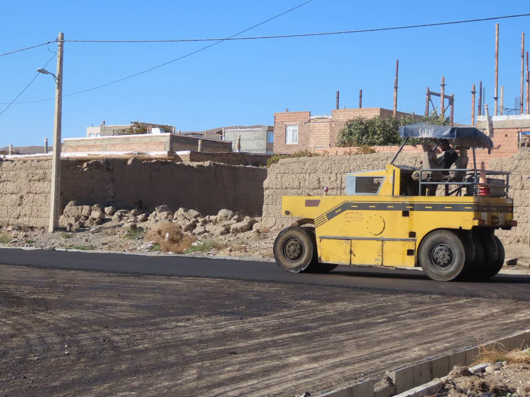 طرح عمرانی بهسازی و آسفالت معابر روستای قره کندی آماده افتتاح شد