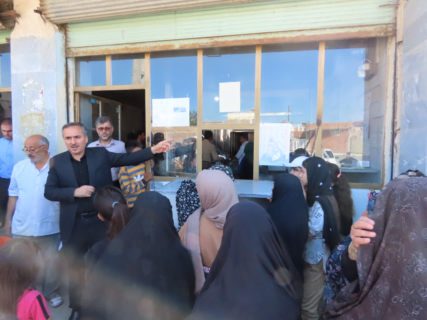 بازدید سرزده فرماندار چایپاره از نانوایی های سطح شهرستان