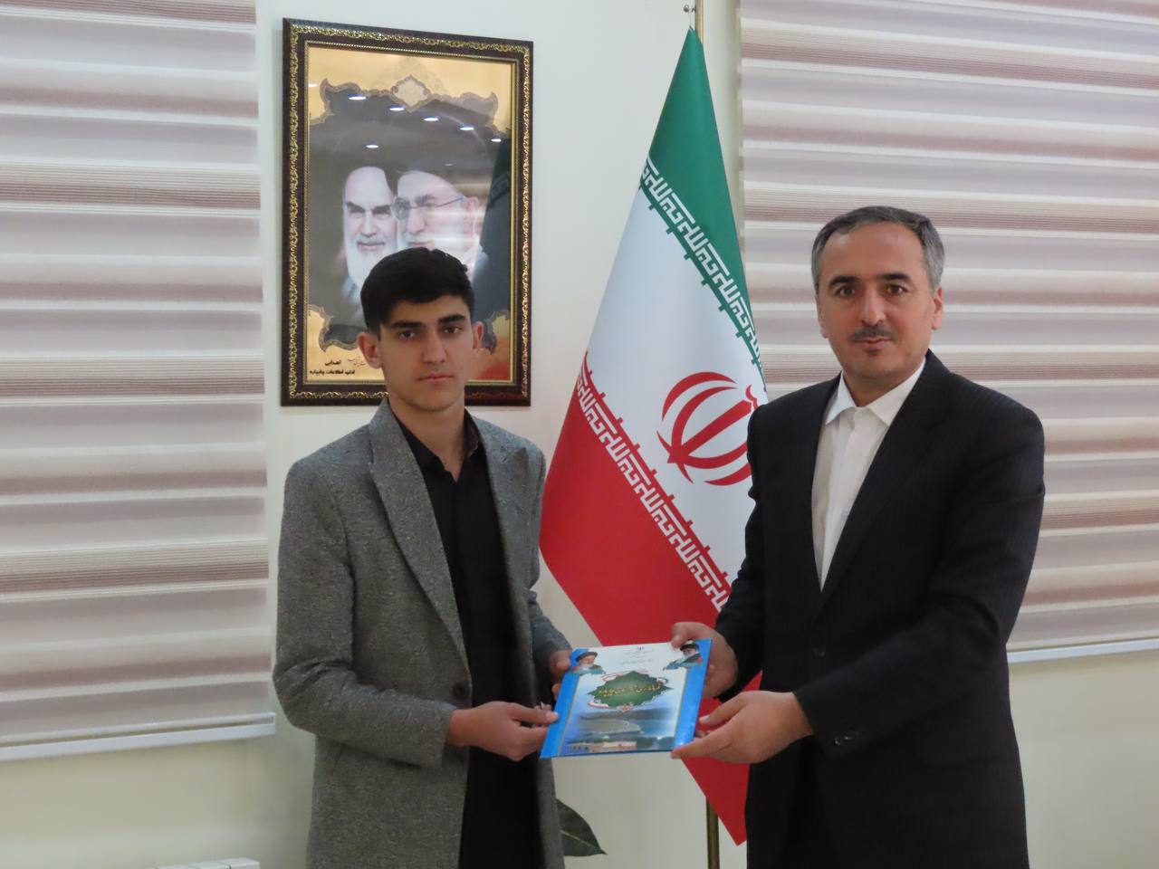 مراسم تجلیل از فرزندان محترم همکاران فرمانداری