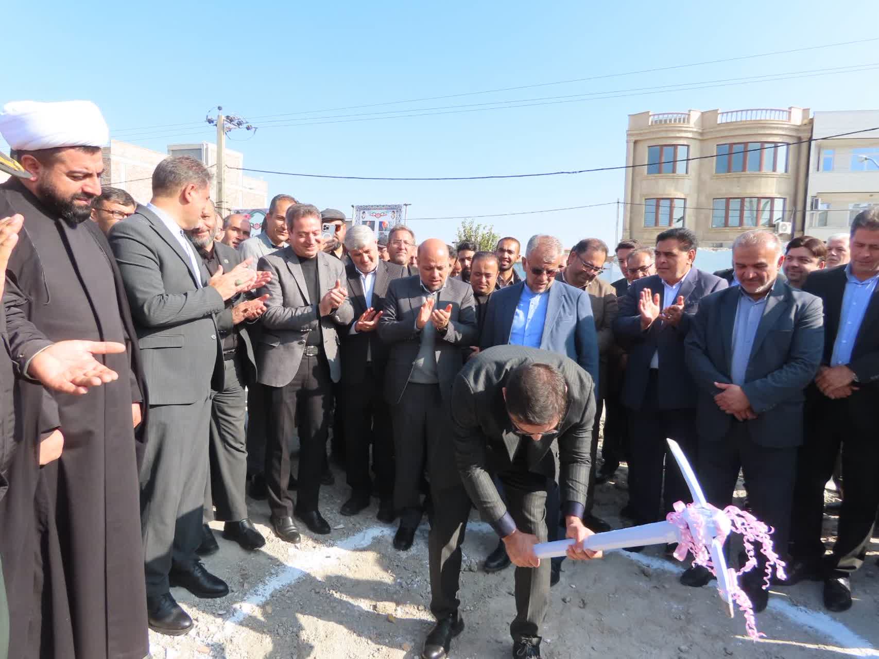 برگزاری مراسم کلنگ زنی دبستان 12 کلاسه خیرساز شهید رستاد