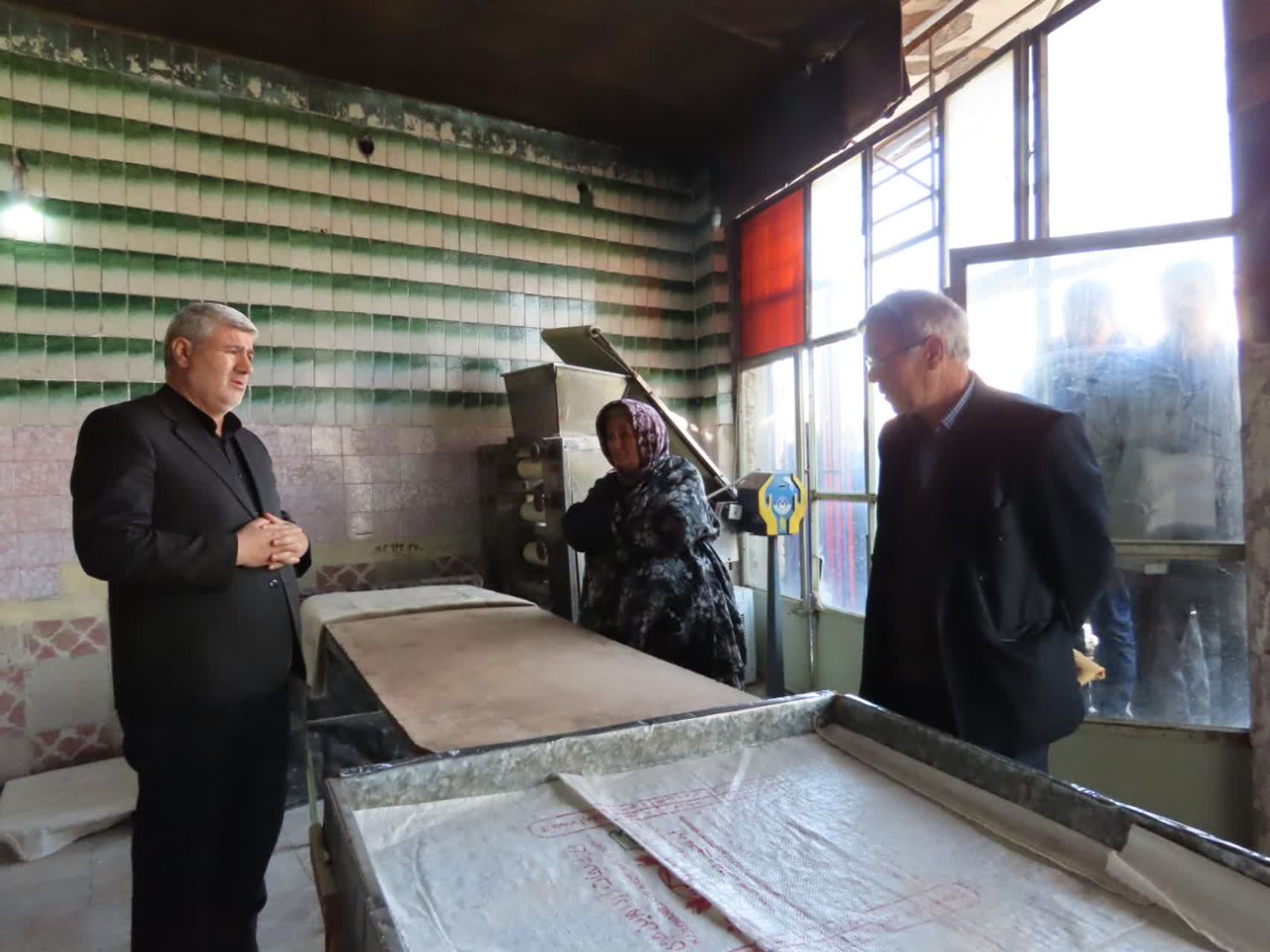 بازدید سرزده فرماندار چایپاره از واحدهای نانوایی شهری و روستایی