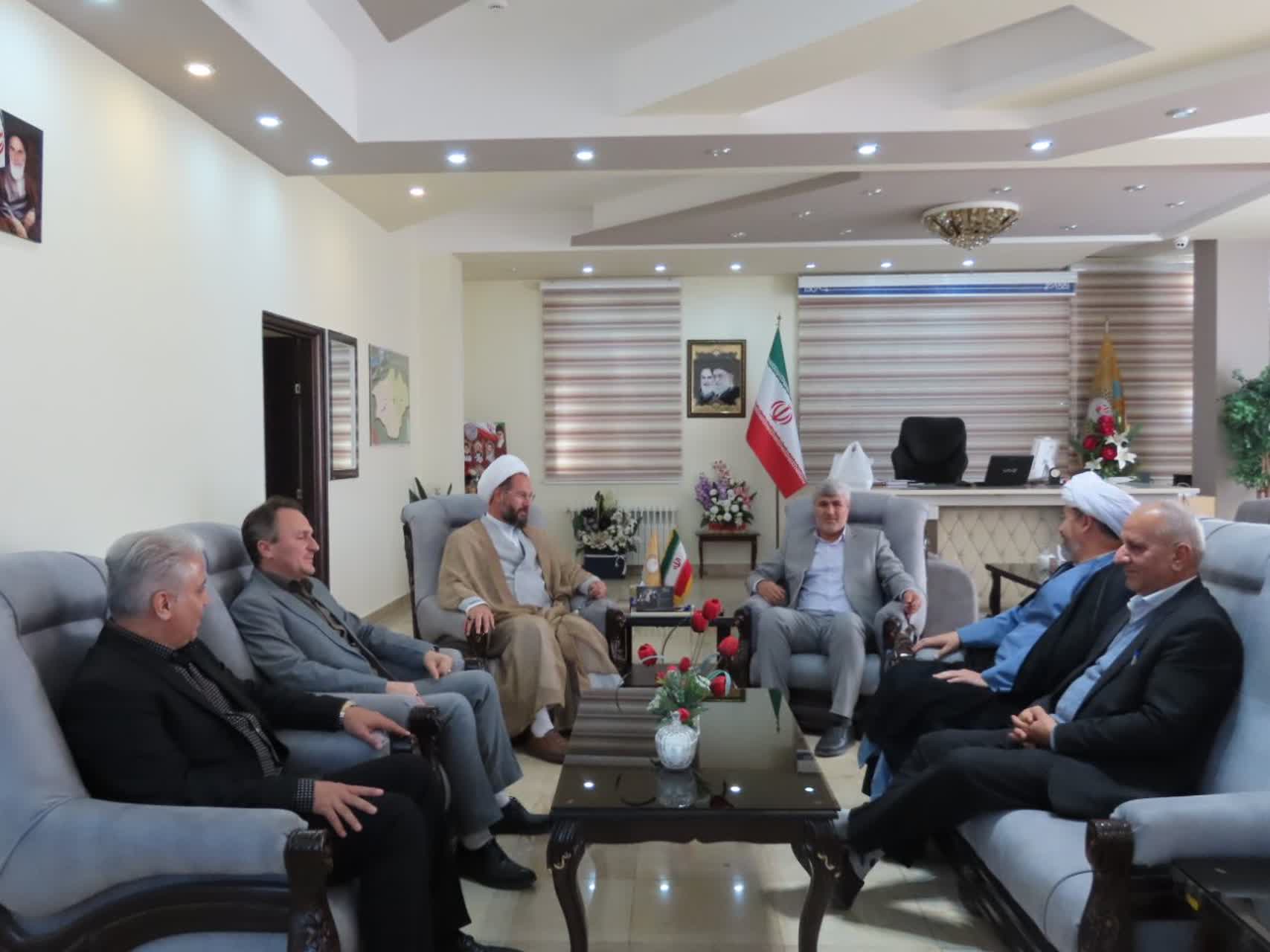 دیدار مدیر کل اوقاف و امور خیریه استان با فرماندار چایپاره