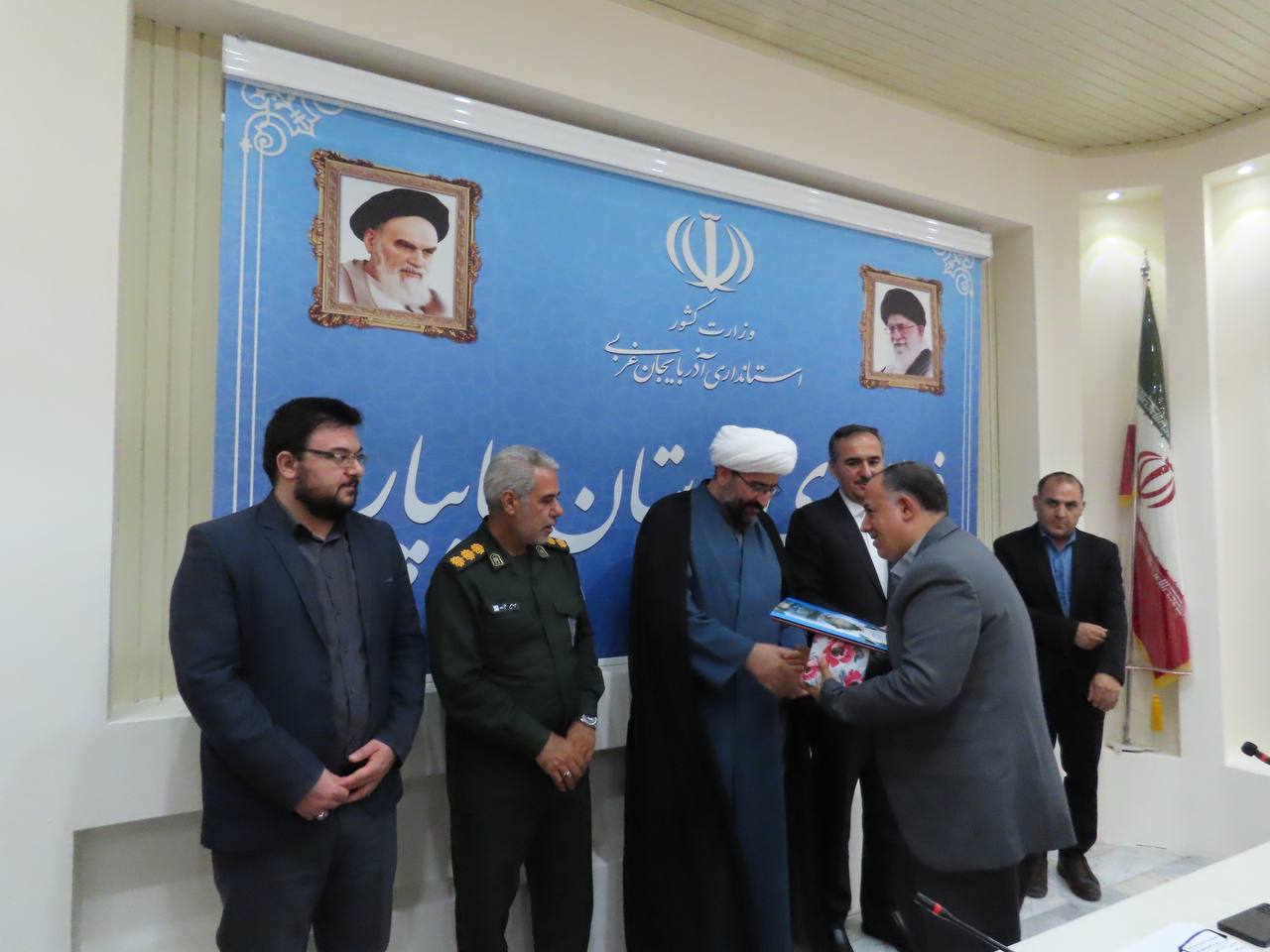مراسم تجلیل از خبرنگاران و اصحاب رسانه شهرستان چایپاره