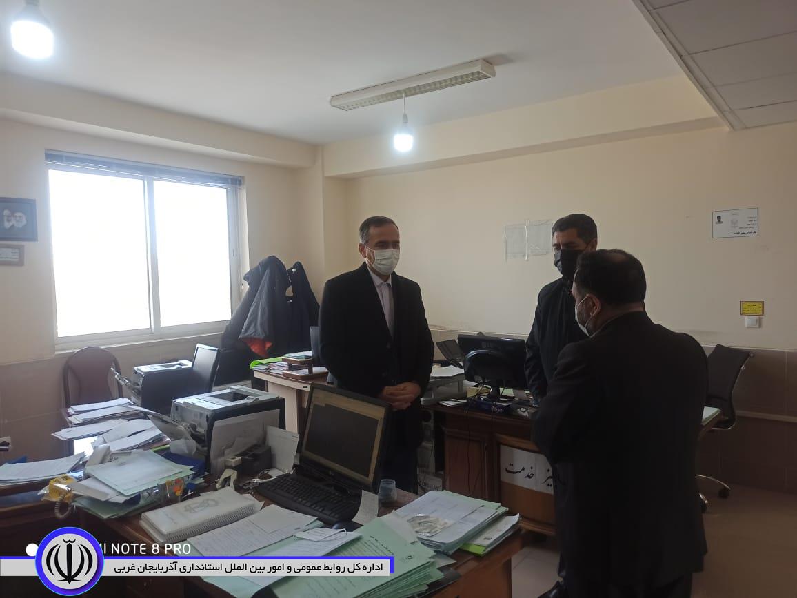 بازدید شکورزاده فرماندار شهرستان از اداره ثبت اسناد و املاک شهرستان چایپاره