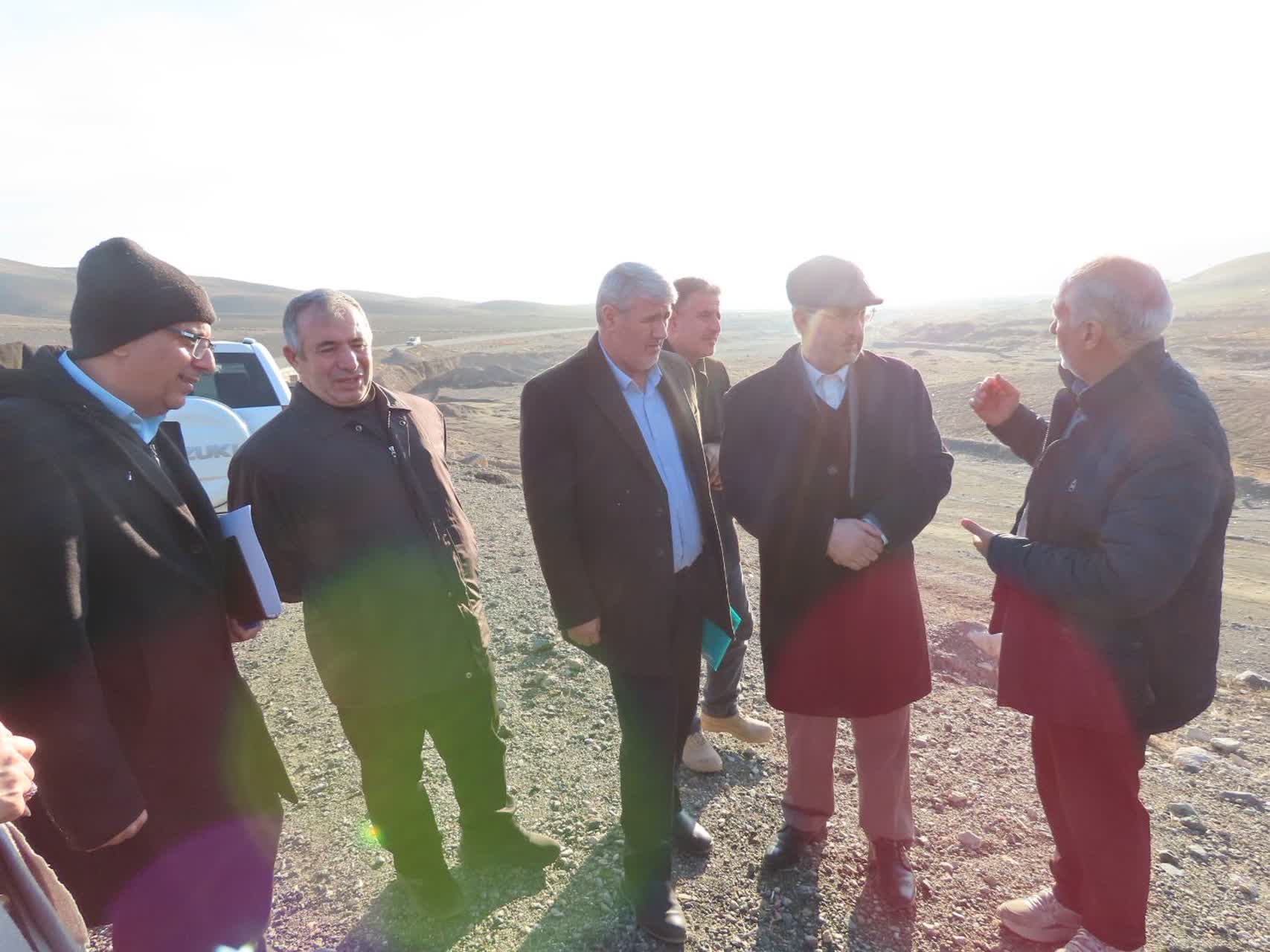 بازدید بازرس‌کل قضایی استان آذربایجان غربی از پروژه بهسازی و تعریض جاده حمزیان