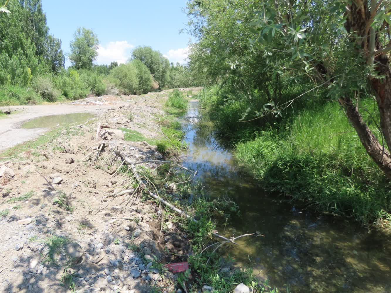 بازدید میدانی فرماندار چایپاره از مشکلات تامین آب کشاورزی روستاهای زنگلان، حاجیلار و دیزج حاتم خان
