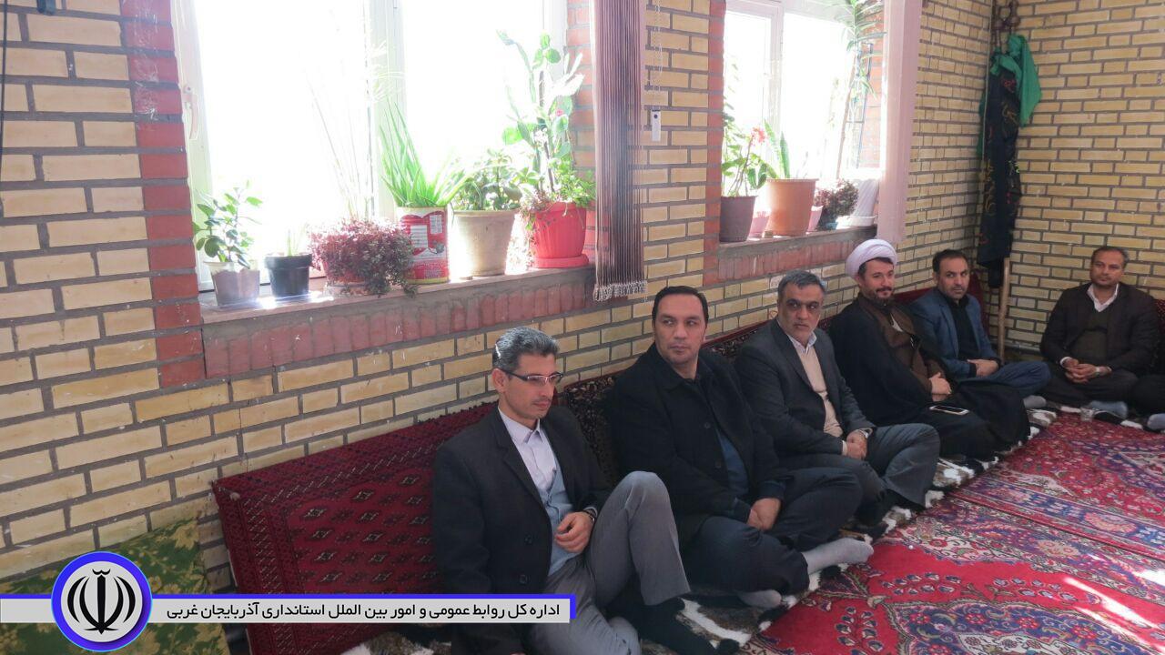 همزمان با پنجمین روز از دهه مبارک فجر جشنواره غذاهای محلی در روستای زنگلان علیا در شهرستان چایپاره برگزار شد.