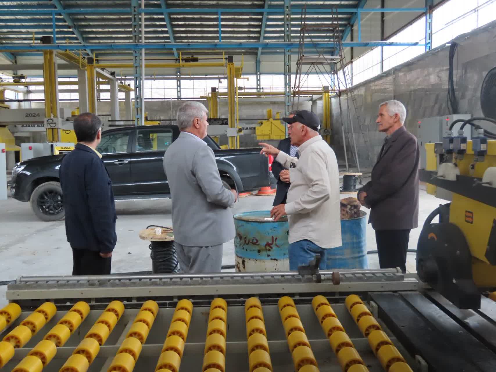 بازدید فرماندار چایپاره از شرکت معدنی کوه کمر چایپاره