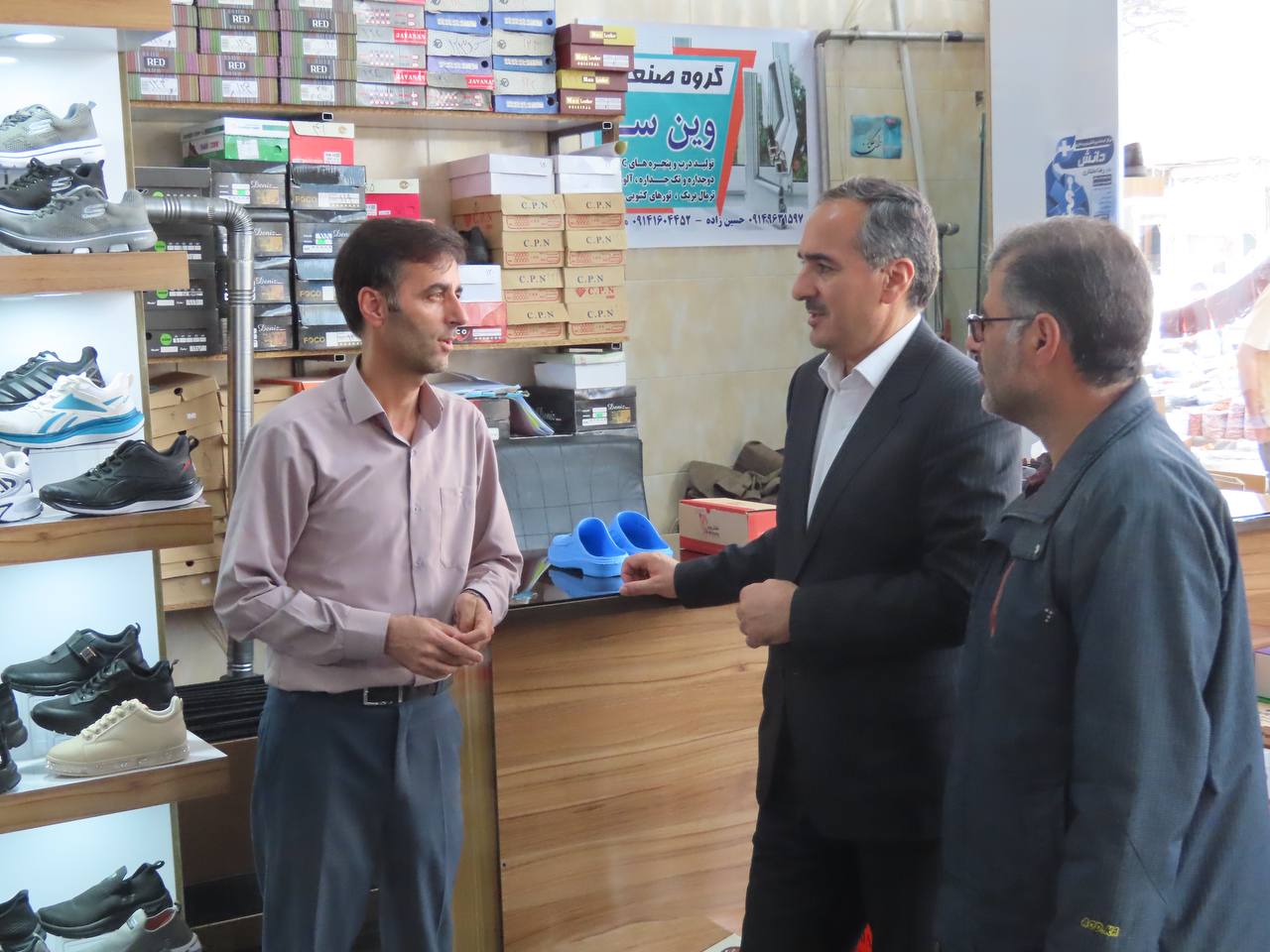 بازدید سرزده فرماندار چایپاره از بازار شب عید شهرستان