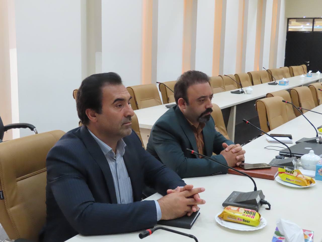 جلسه هماهنگی دستگاه های زیرساخت در اجرای قطعه سوم کریدور بزرگراهی شرق به غرب در محدوده شهرستان چایپاره