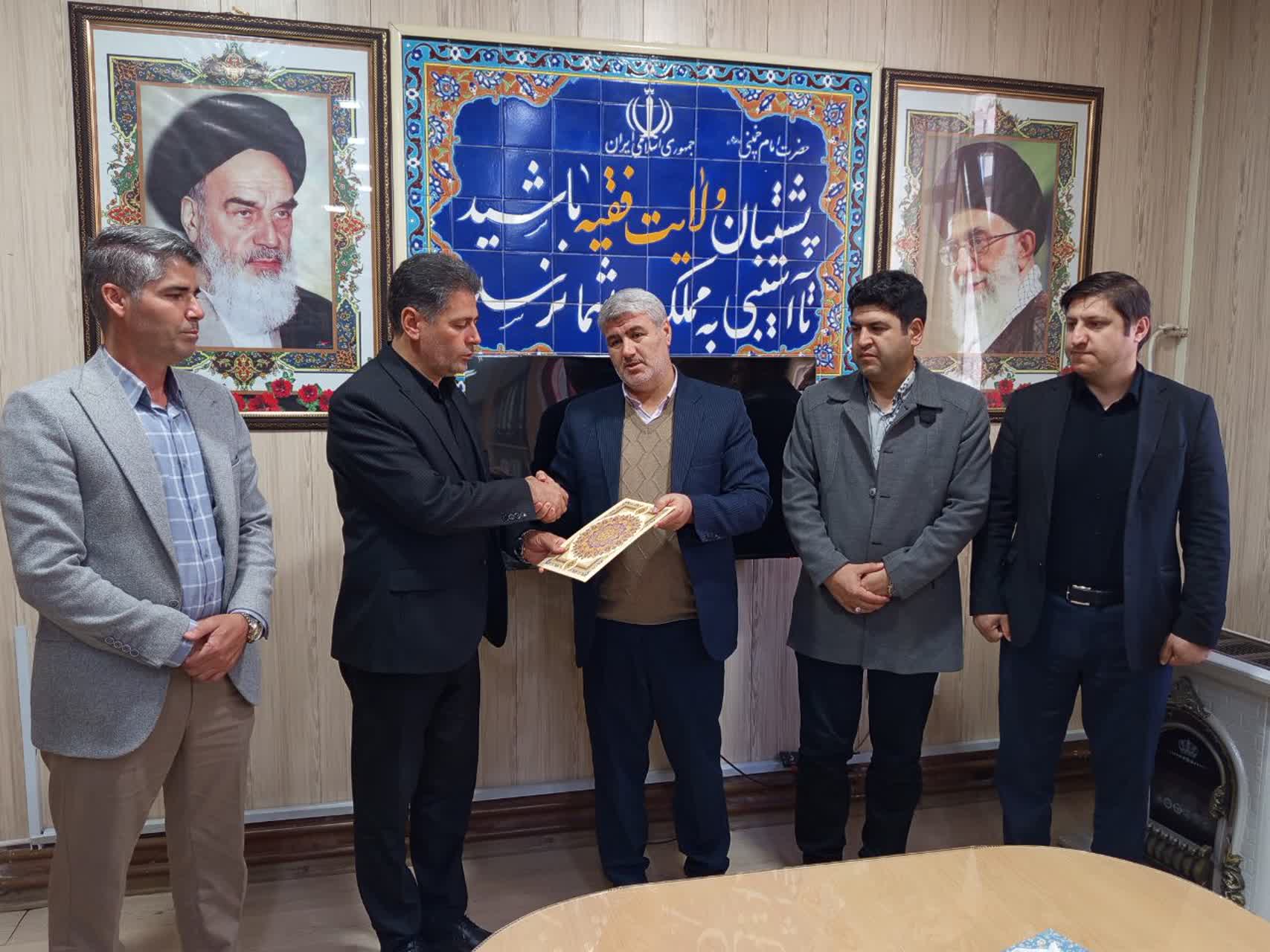 تجلیل فرماندار چایپاره از شهردار قره ضیاءالدین