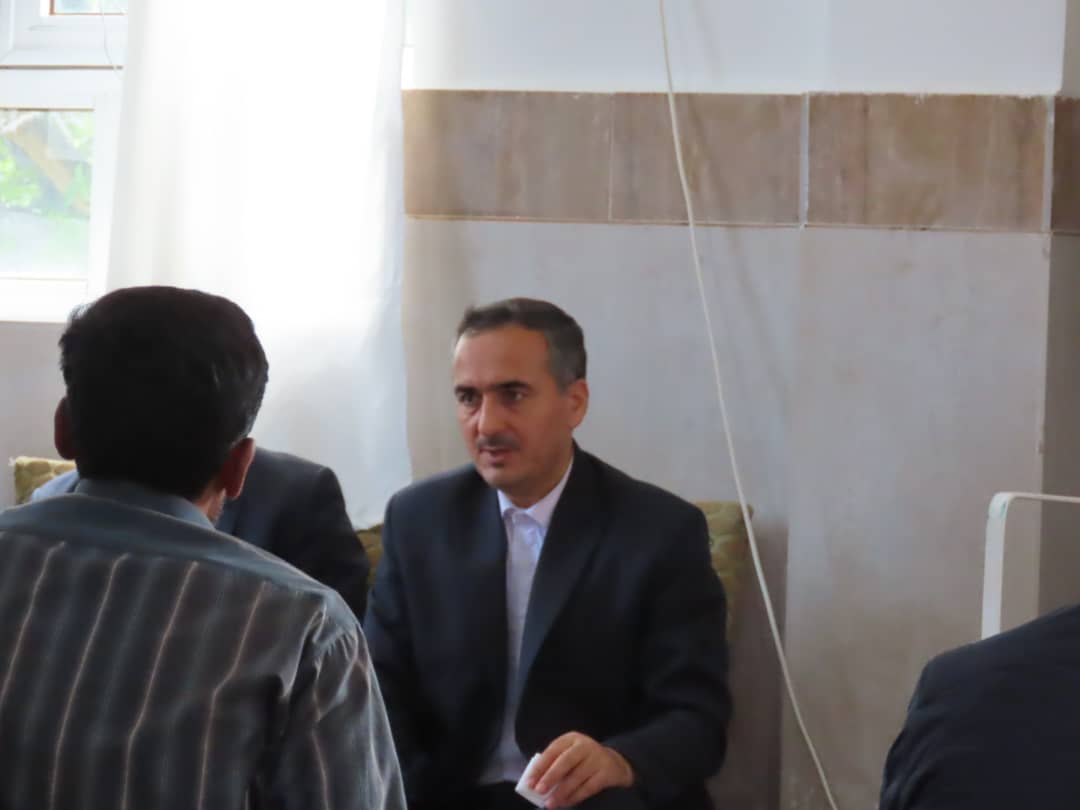فرماندار شهرستان چایپاره از روستای حسین آباد دوزن بازدید و با مردم شریف آن روستا دیدار نمود.