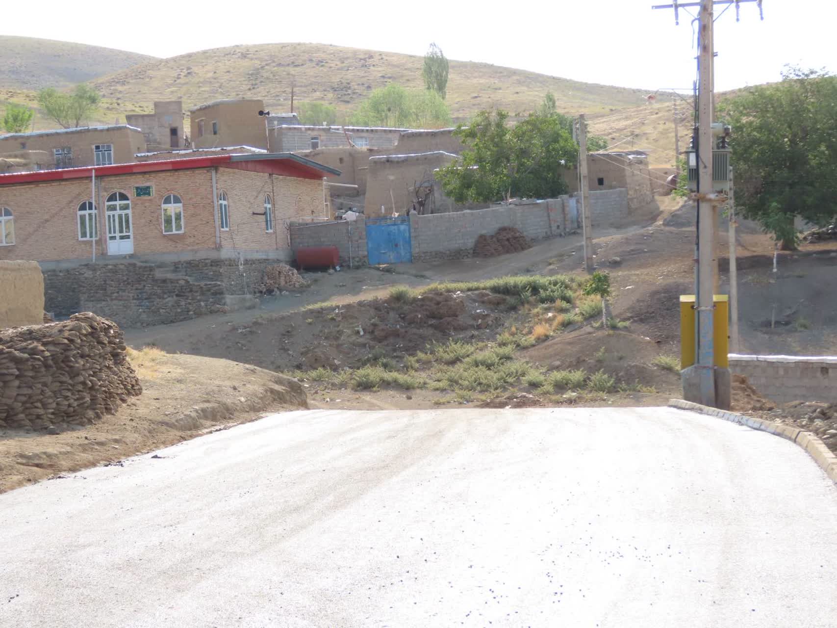 طرح عمرانی بهسازی و آسفالت معابر روستای آغمزار آماده افتتاح شد