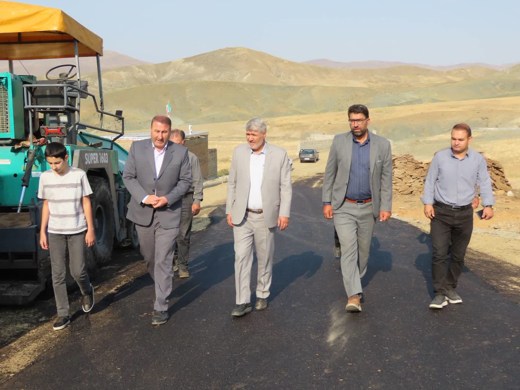 طرح عمرانی بهسازی و آسفالت معابر روستای آغمزار آماده افتتاح شد