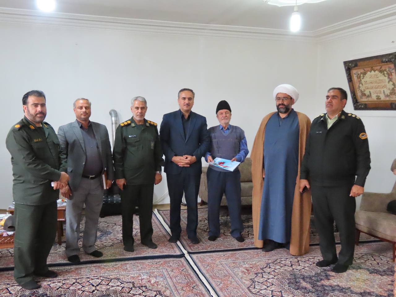بهمناسبت هفته نیروی انتظامی صورت پذیرفت: دیدار با جانباز بسیجی