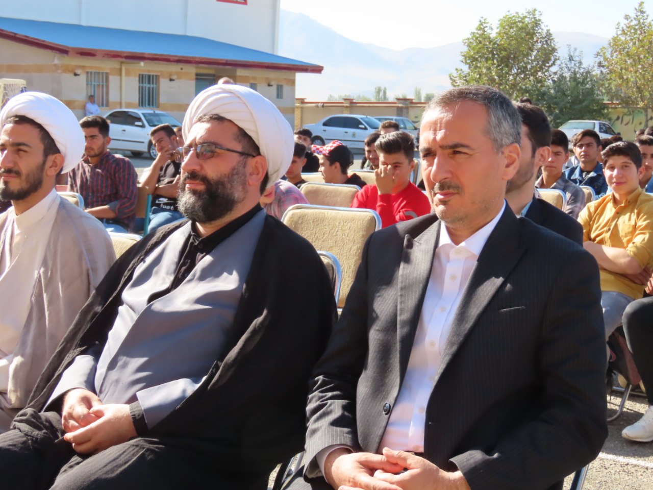 زنگ آغاز سال تحصیلی 1402-1401 مدارس با حضور فرماندار شهرستان چایپاره نواخته شد