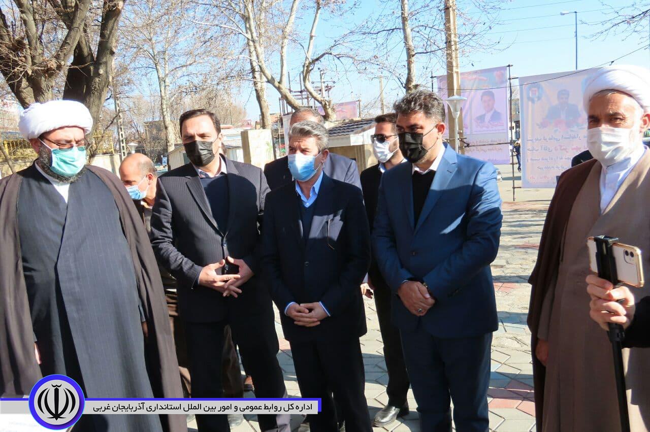 آئین گلباران به مقام شهدای گمنام باحضور استاندار آذربایجانغربی درشهرستان چایپاره