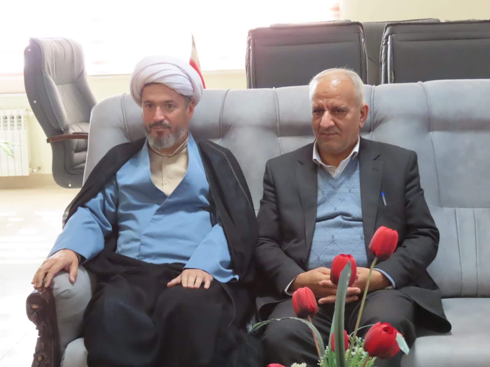 دیدار مدیر کل اوقاف و امور خیریه استان با فرماندار چایپاره