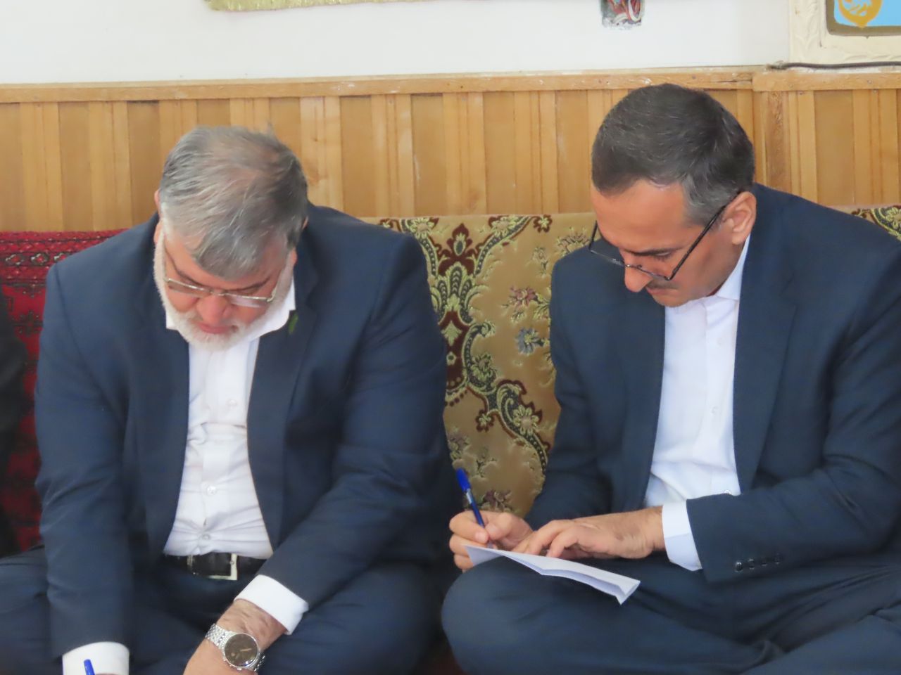حضور محمدصادق معتمدیان استاندار آذربایجانغربی در جمع مردم روستای چورس