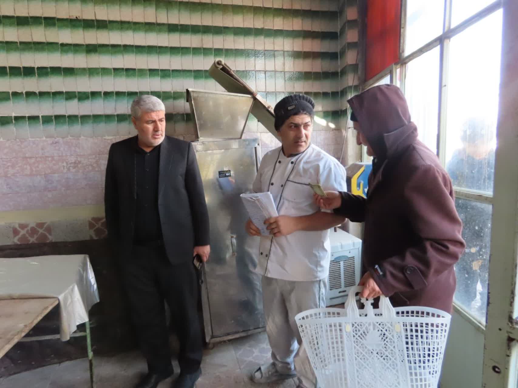 بازدید سرزده فرماندار چایپاره از واحدهای نانوایی شهری و روستایی