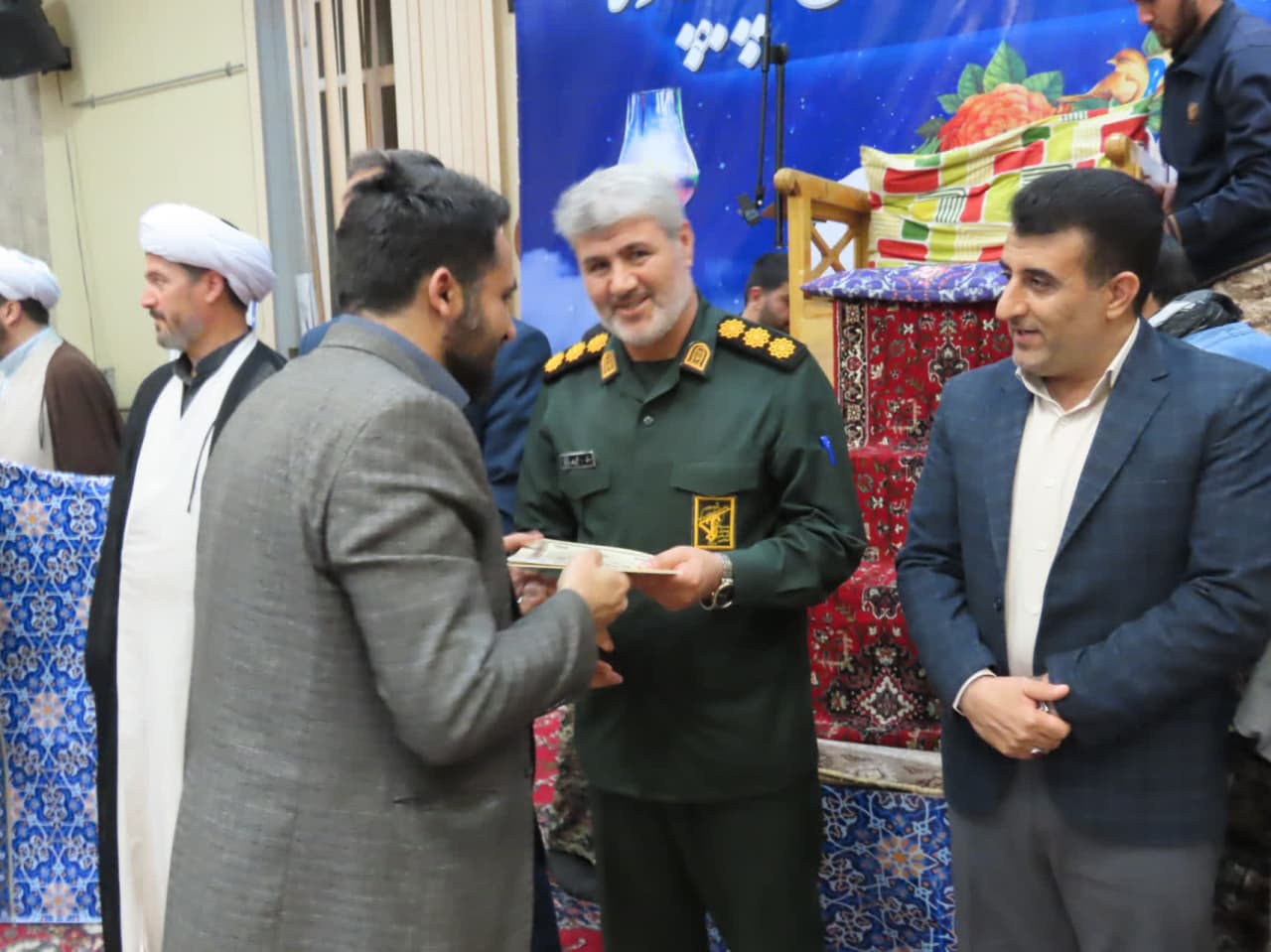 برگزاری مراسم شبی با قرآن در مسجد جامع شهرستان چایپاره