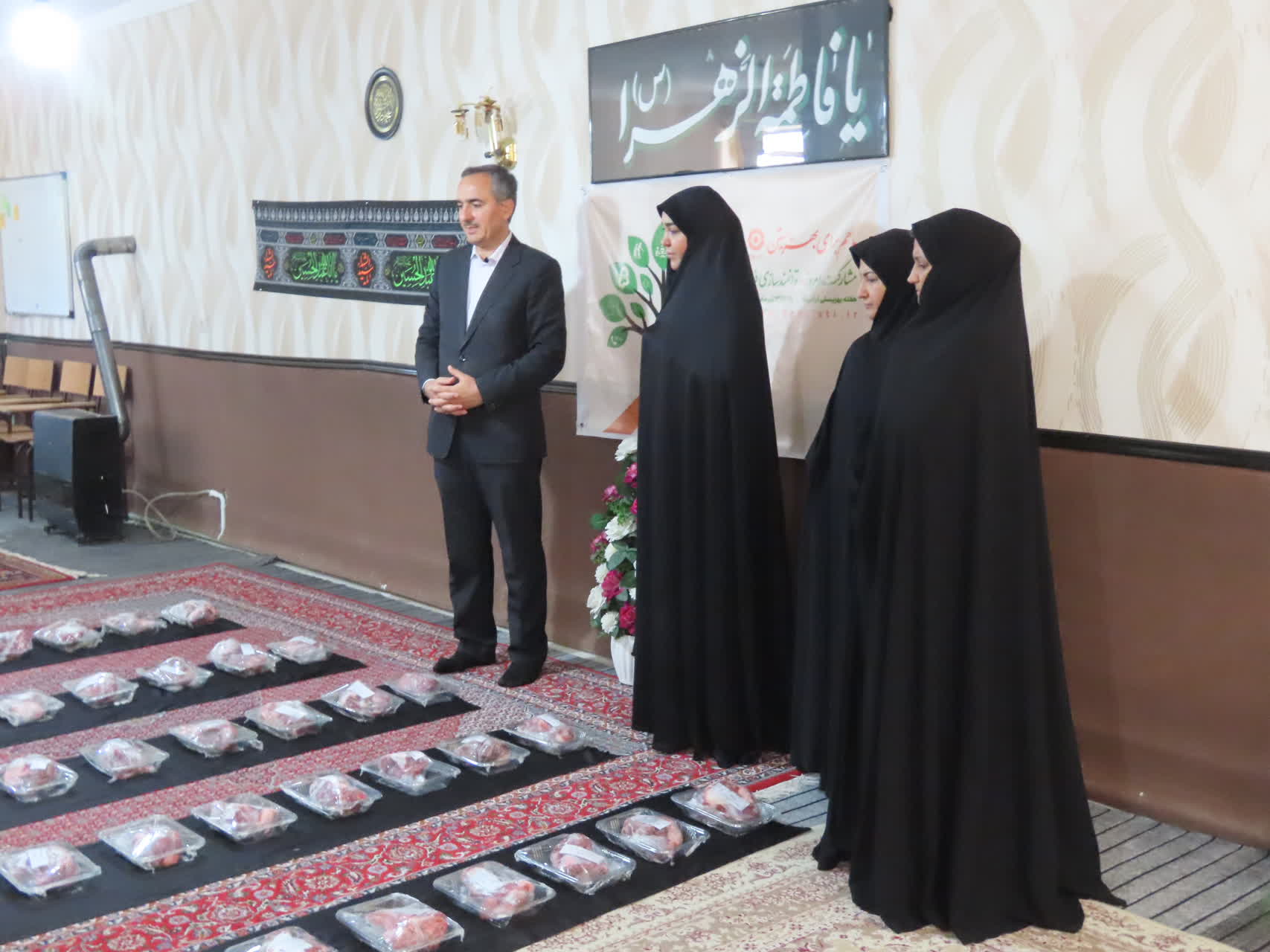 توزیع گوشت گرم به مناسبت روز بهزیستی با حضور فرماندار شهرستان چایپاره