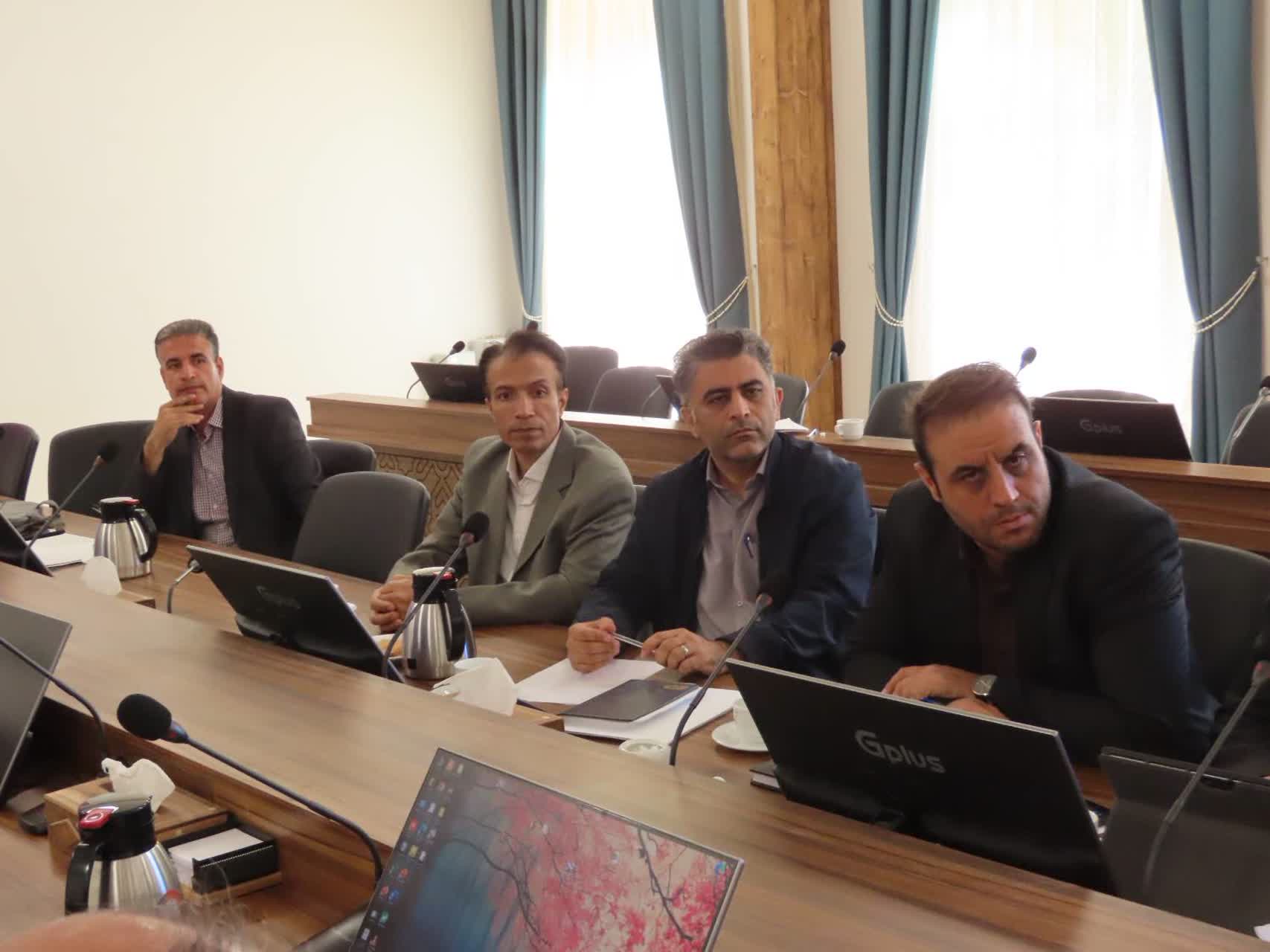 حضور فرماندار چایپاره جلسه مرکز خدمات سرمایه گذاری استان آذربایجان غربی