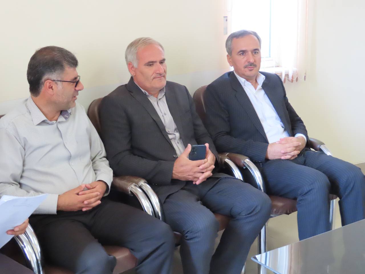 بازدید سرزده سعید شکورزاده فرماندار چایپاره از اداره صنعت ، معدن و تجارت شهرستان