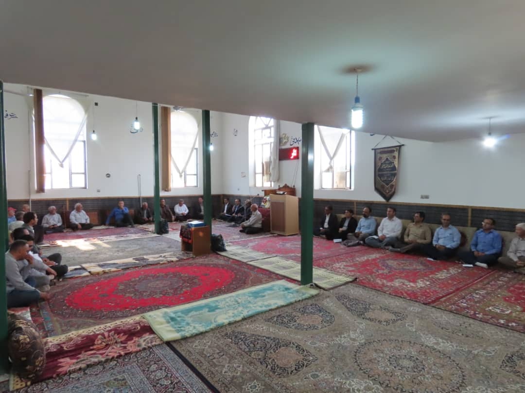 بازدید فرماندار و جمعی از مسئولان شهرستان چایپاره از روستای حسین بگلو توابع بخش حاجیلار