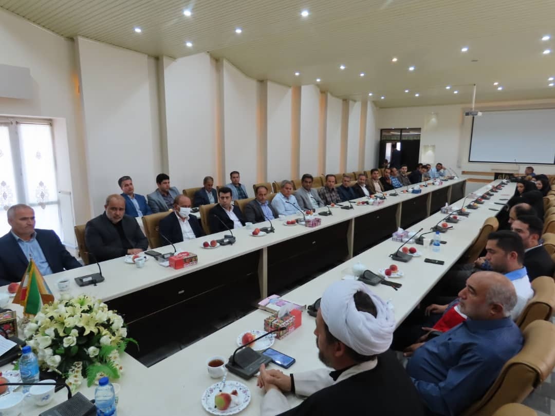 آیین تجلیل از کارمندان نمونه دستگاه های اجرایی شهرستان چایپاره