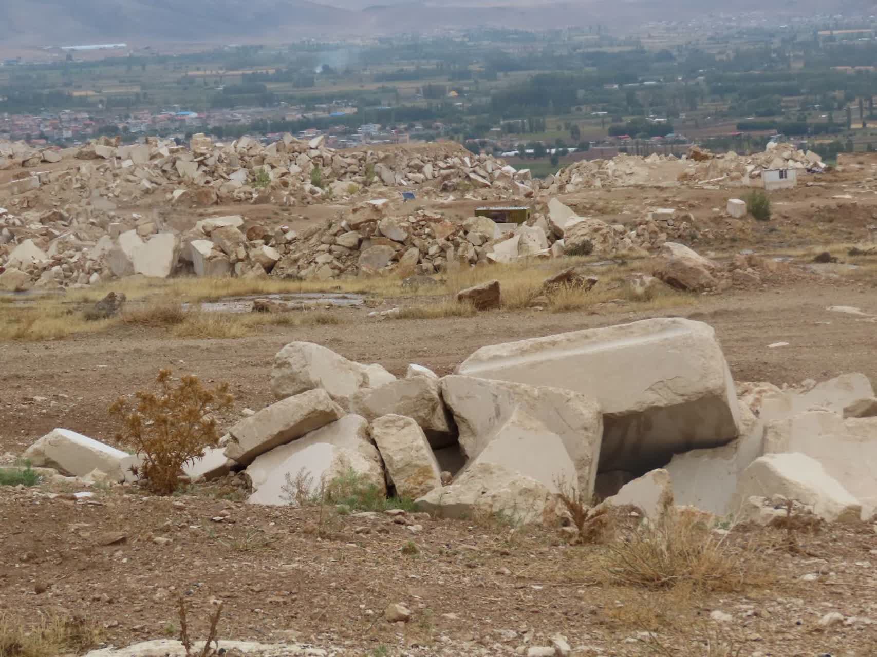 بازدید فرماندار چایپاره از شرکت معدنی کوه کمر چایپاره