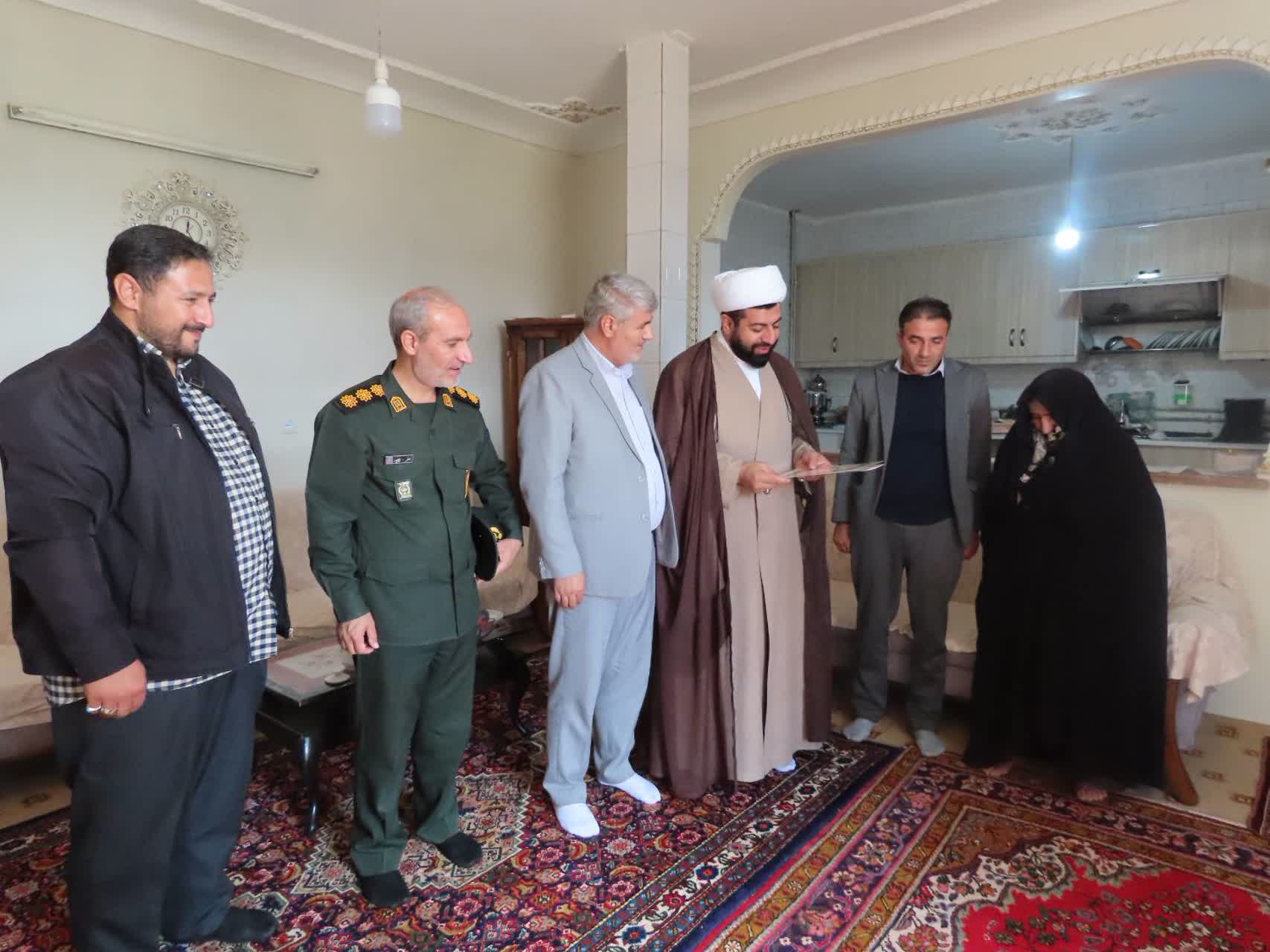 تجلیل از مقام شامخ خانواده شهداء