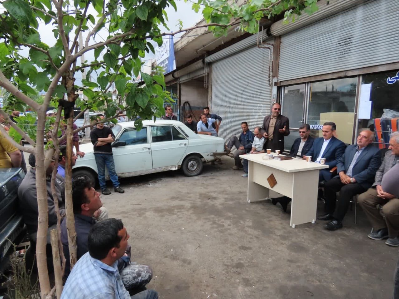 دیدار فرماندار شهرستان چایپاره با صنعتگران مجتمع کارگاهی به مناسبت هفته کارگر