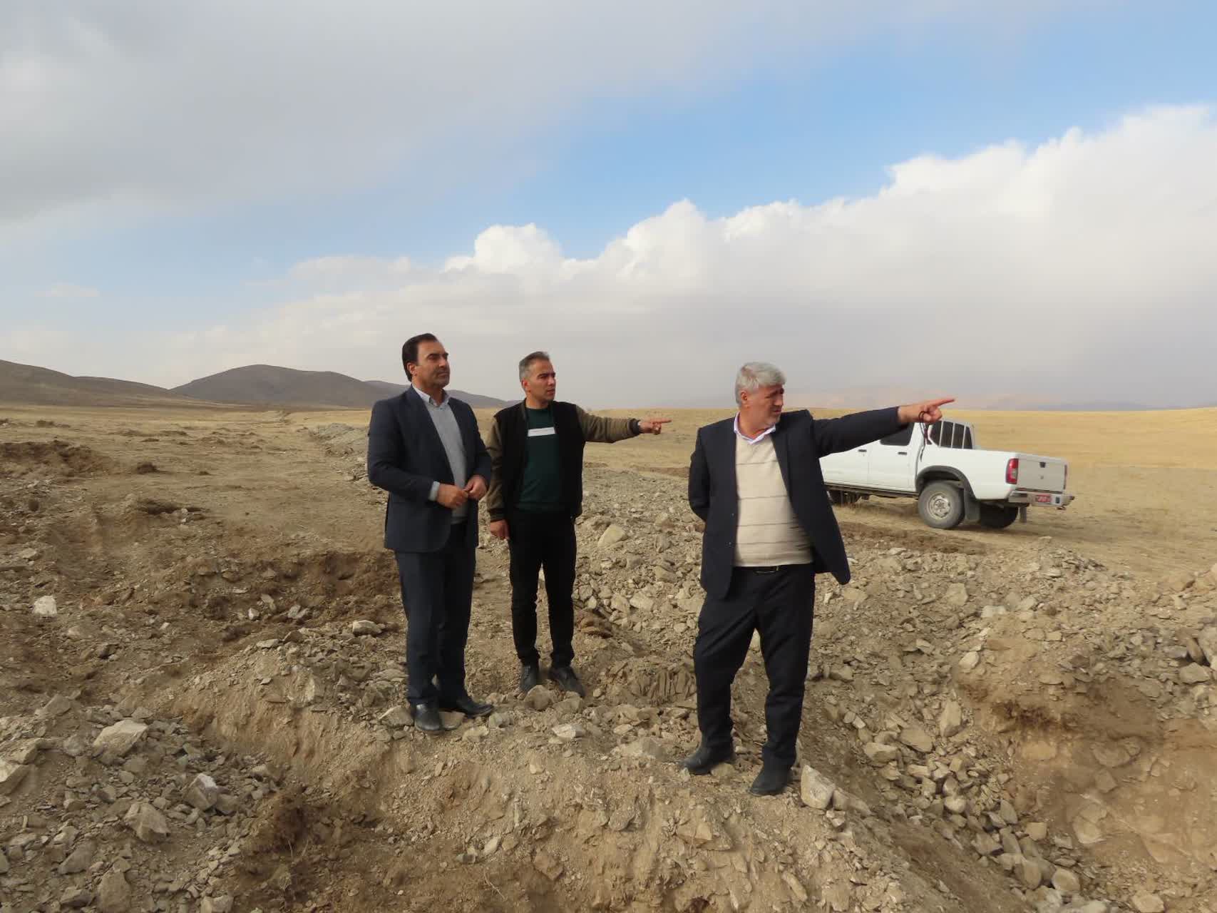 بازدید فرماندار چایپاره از پروژه آبرسانی به روستای قره بویا