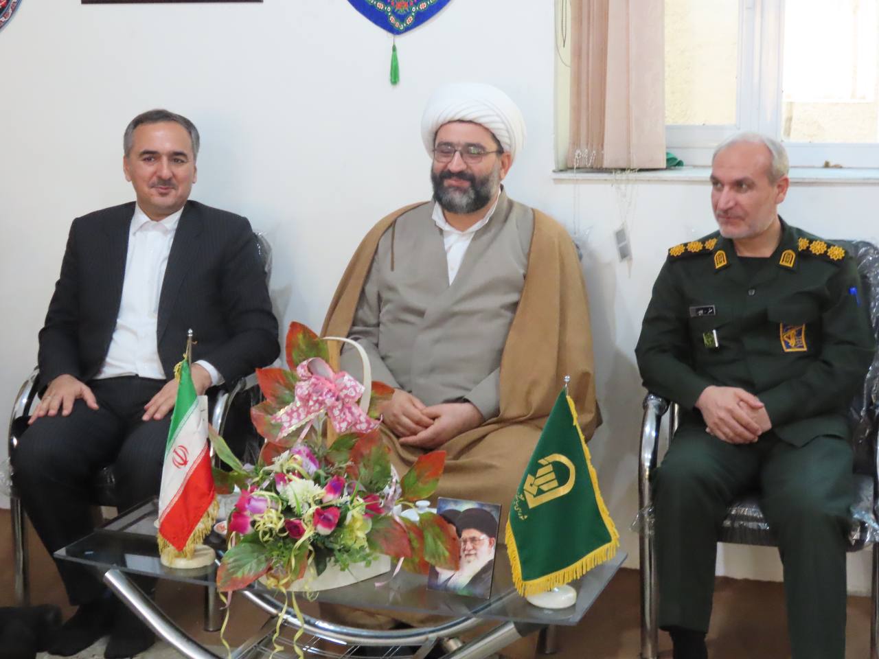 دیدار فرماندار و اعضای شورای تأمین شهرستان با امام جمعه سابق چایپاره و امام جمعه جدید شهرستان پلدشت