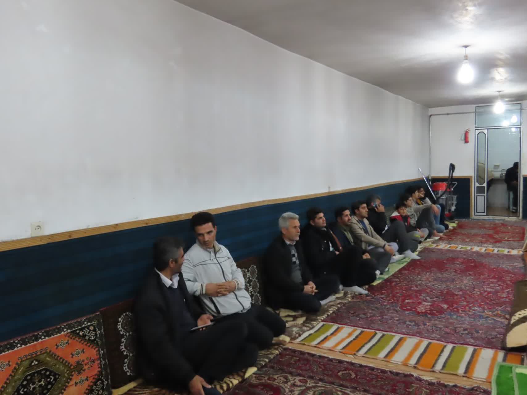 حضور معاون فرماندار چایپاره در مراسم ایام فاطمیه در روستای بسطام