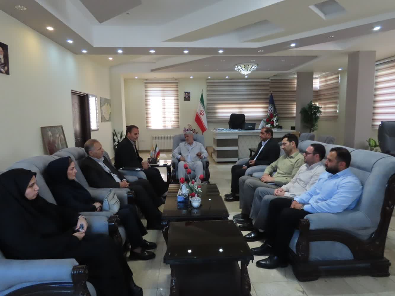 دیدار مدیر و کارکنان جهاد کشاورزی شهرستان با فرماندار چایپاره