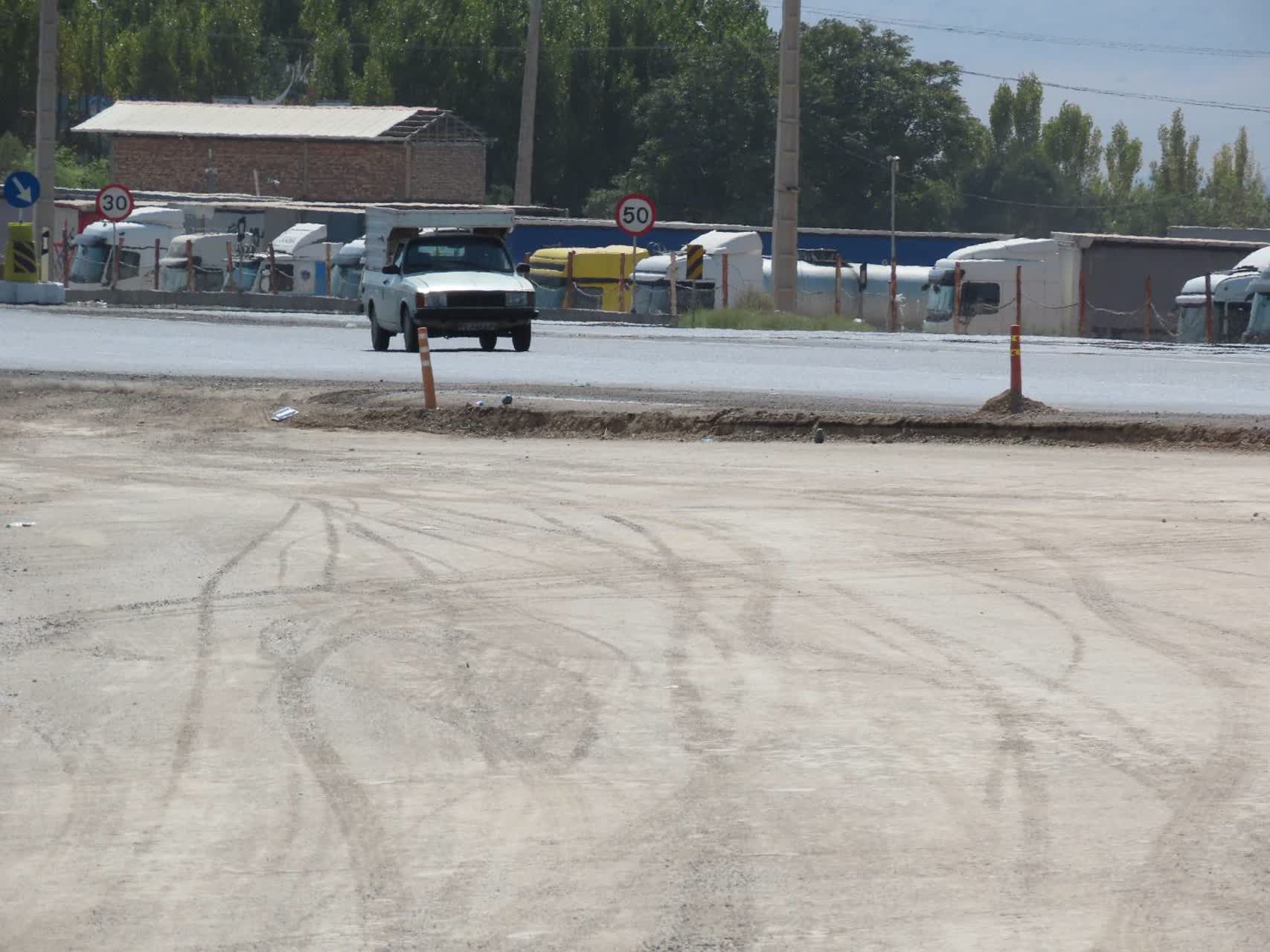 بازدید فرماندار چایپاره از عملیات عمرانی بزرگراه ایواوغلی - گیت ورودی منطقه آزاد ماکو در محدوده شهرستان