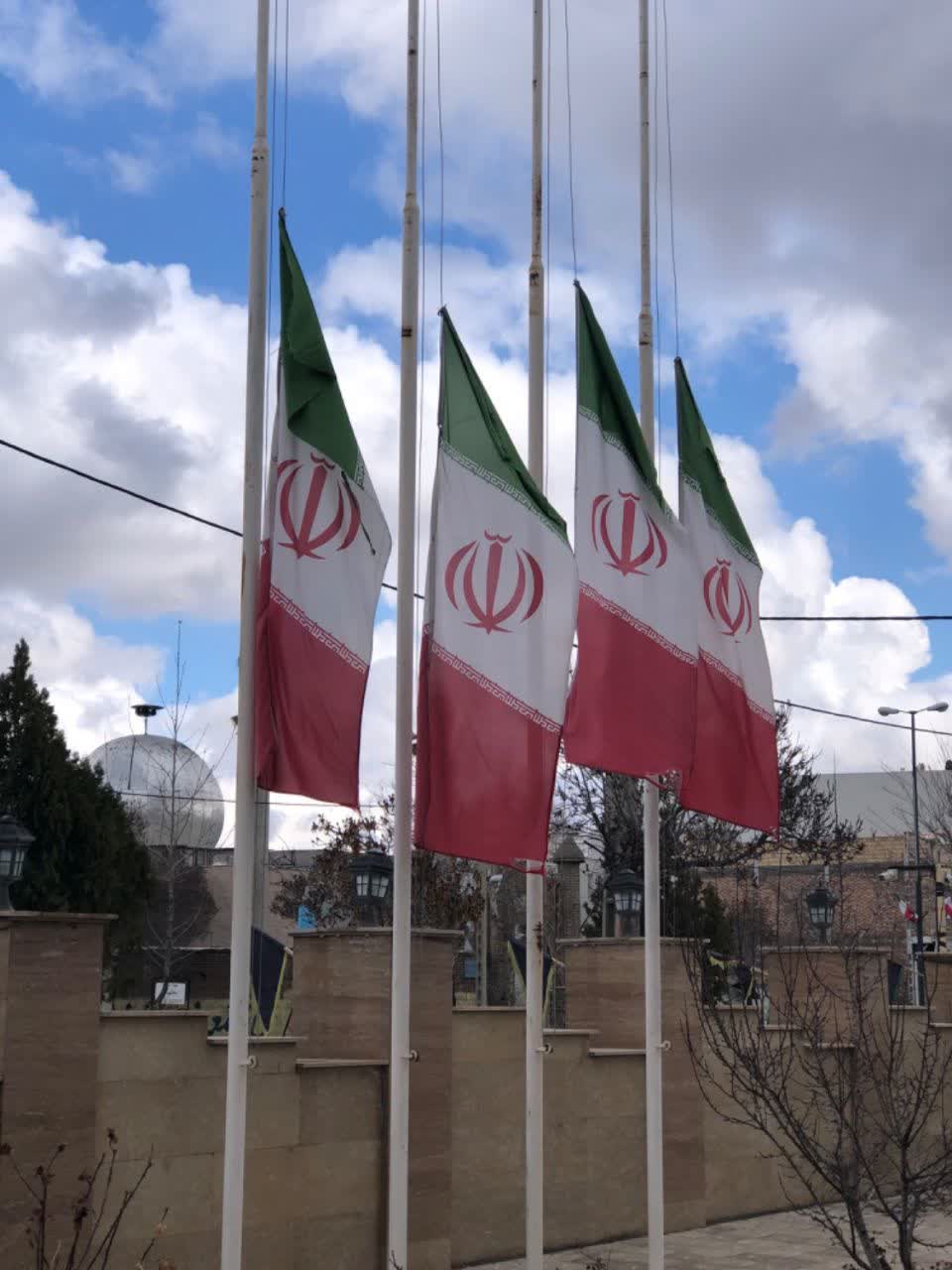 محوطه حیاط فرمانداری چایپاره