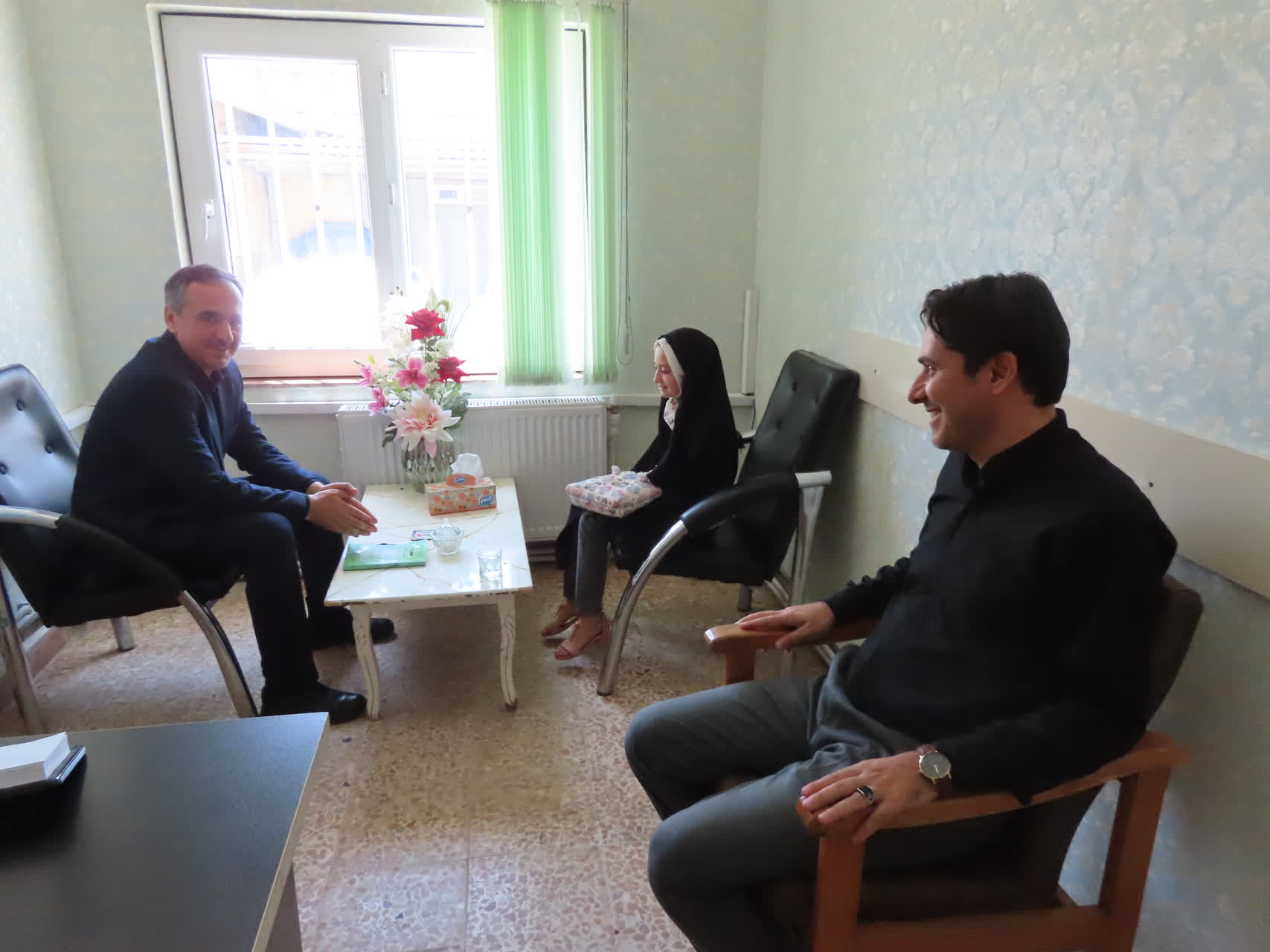 بازدید سرزده سعید شکورزاده فرماندار چایپاره از کمیته امداد امام خمینی(ره)