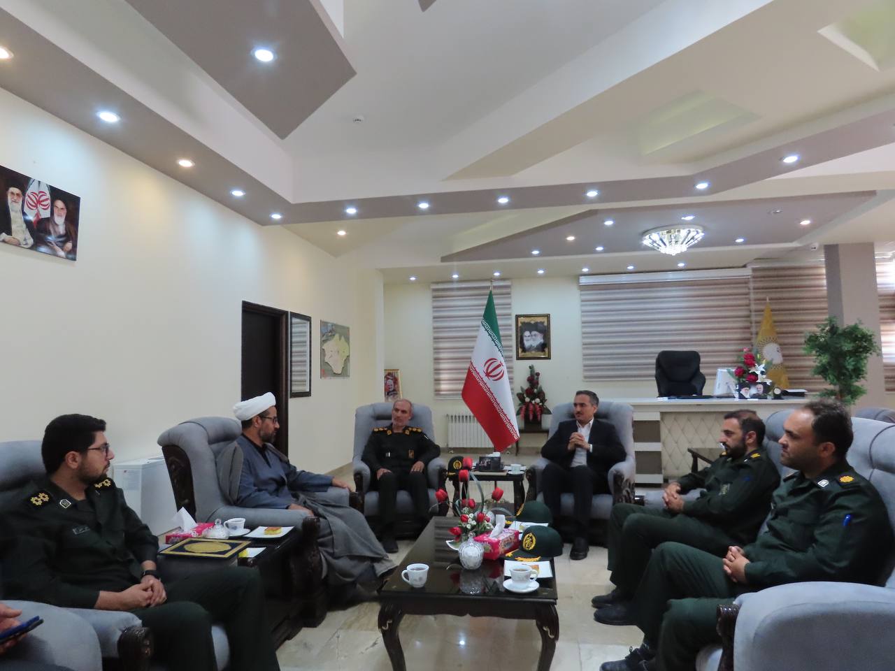 دیدار فرمانده ناحیه مقاومت بسیج شهرستان با فرماندار