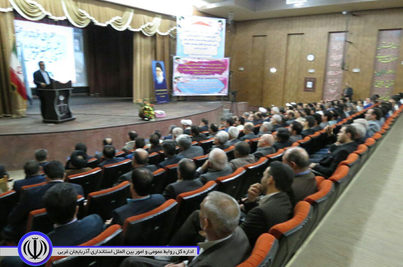 آئین تکریم و معارفه روساء و دادستانهای سابق و جدید حوزه قضائی شهرستان چایپاره برگزار شد.