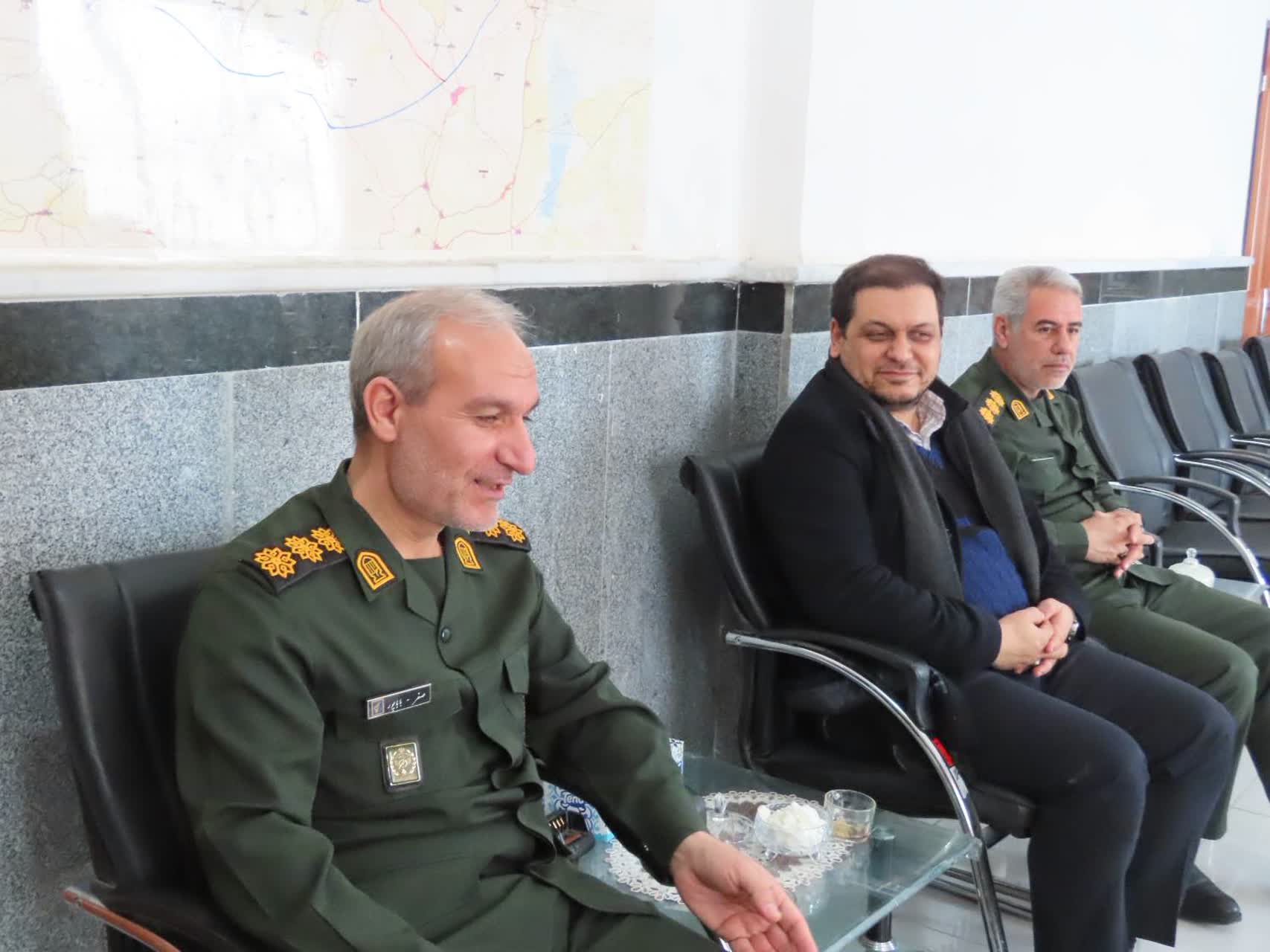 دیدار فرماندار و اعضای شورای تأمین با فرمانده مقاومت ناحیه بسیج سپاه شهرستان